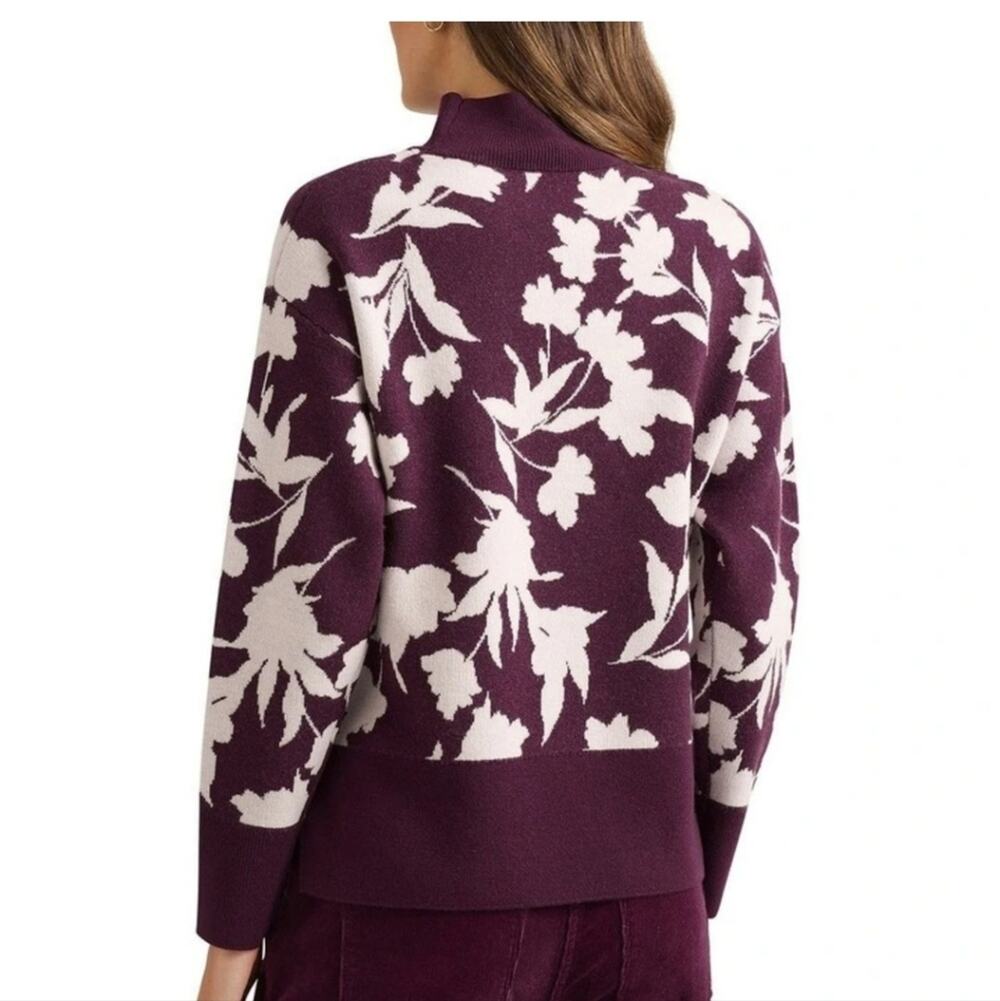Cynthia Rowlry Floral Patterned Purple and White Sweater Sz Med